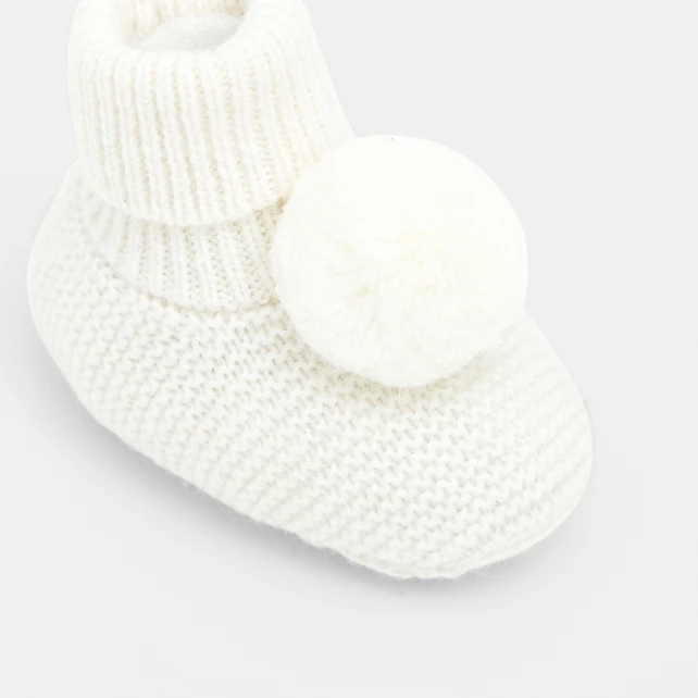 Chaussons bébé à pompon