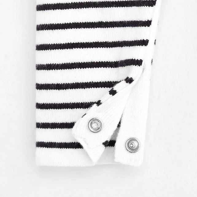 Combinaison bébé à rayures