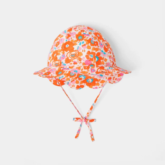 Chapeau bébé fille en tissu Liberty