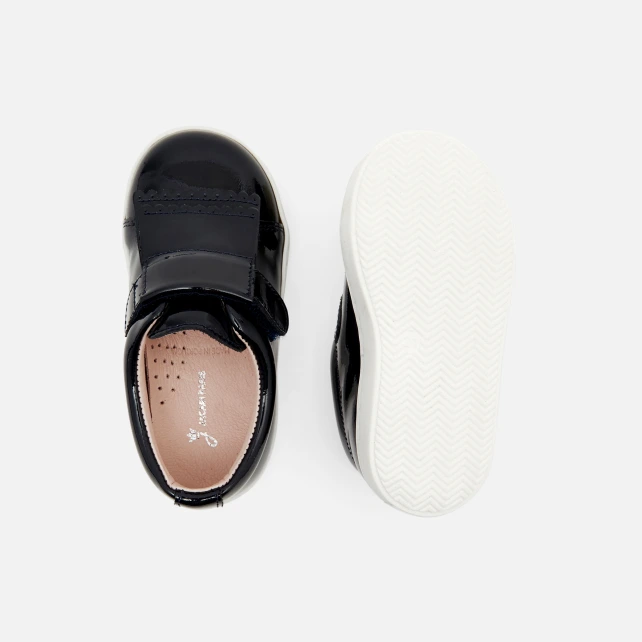 Tennis bébé fille en cuir verni