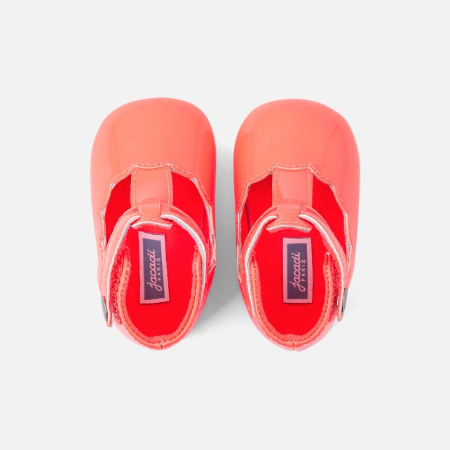Salomés vernis bébé fille