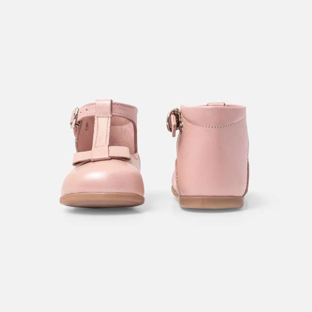 Salomés bébé fille en cuir lisse