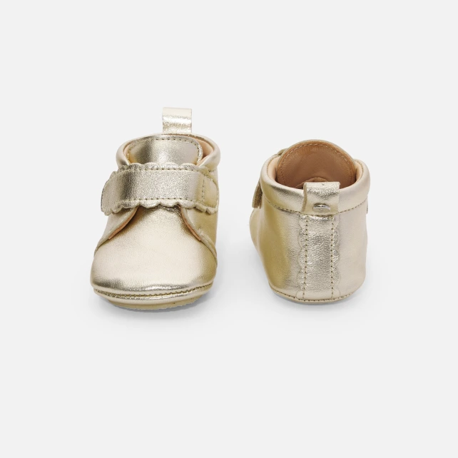 Chaussons bébé fille en cuir irisé