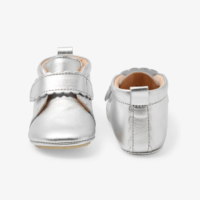 Chaussons bébé fille en cuir irisé