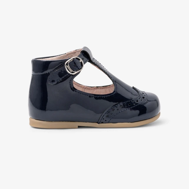 Salomés bébé fille premiers pas