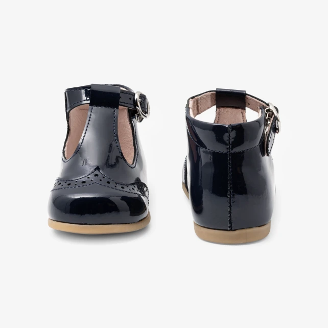 Salomés bébé fille premiers pas